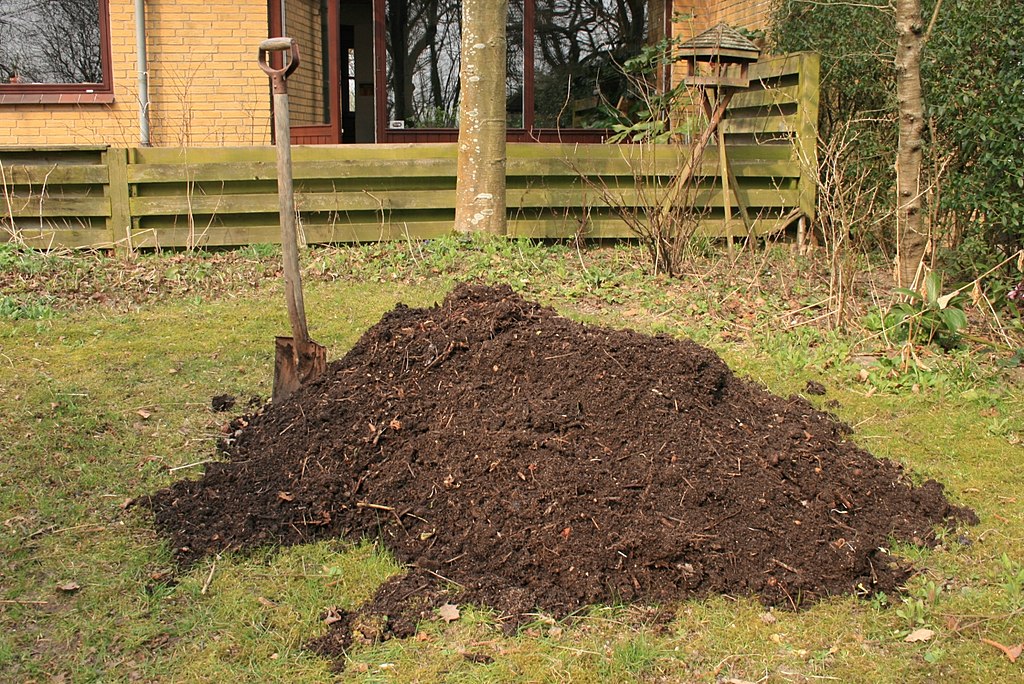 Among the different types of composting, onsite composting is one of the easiest methods