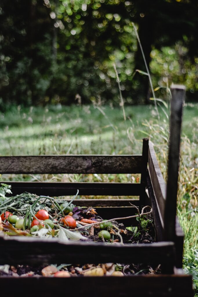 What is commercial composting? There are subtle differences between commercial and home composting—Image via Eva Bronzini.