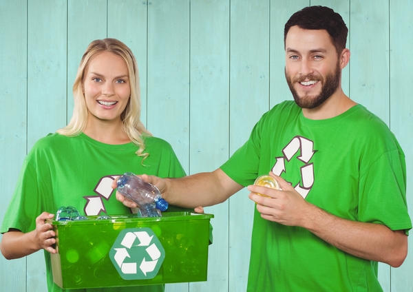 Volunteer couple for environment